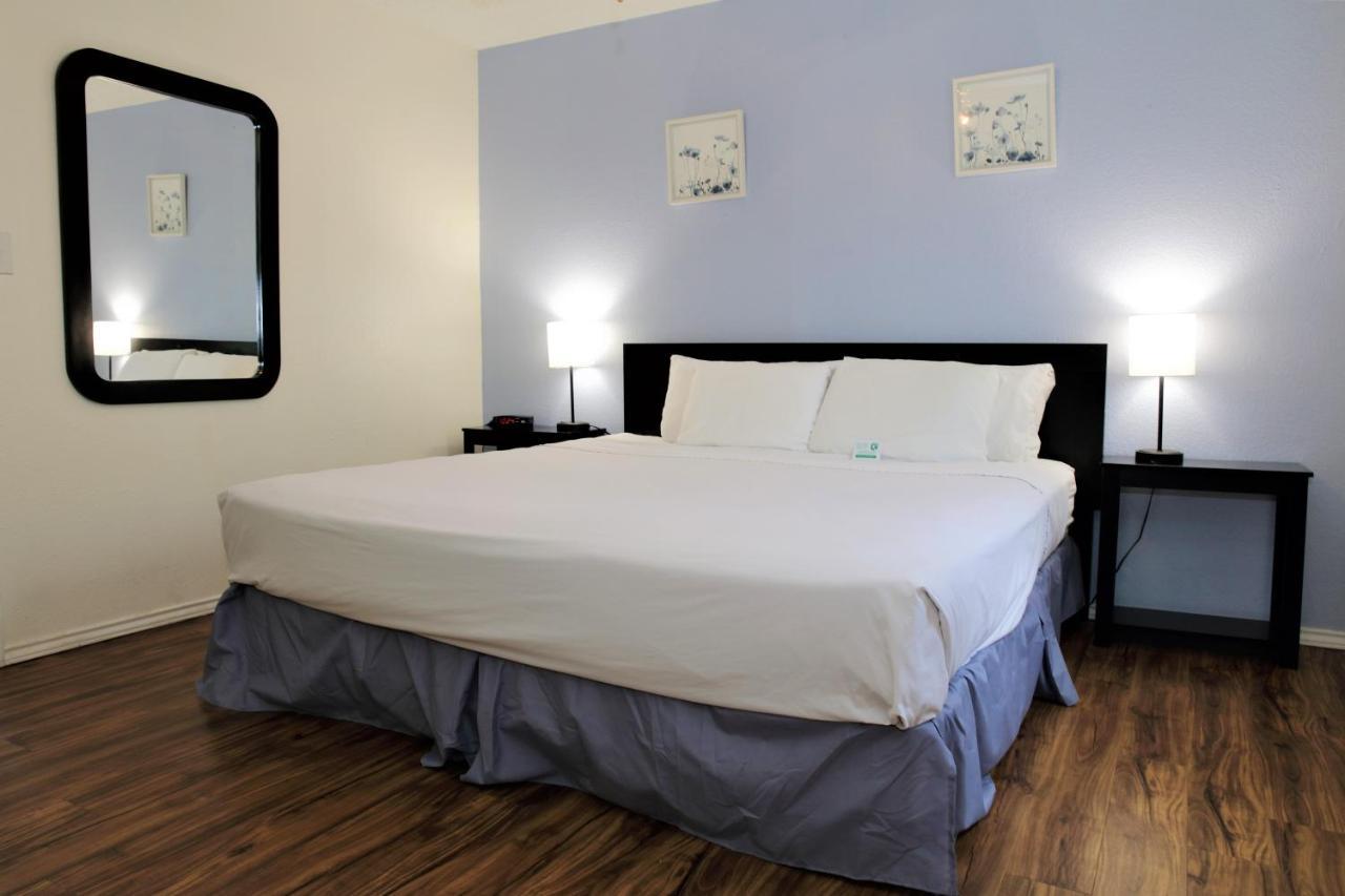 Donna Victoria Palms Inn And Suites מראה חיצוני תמונה