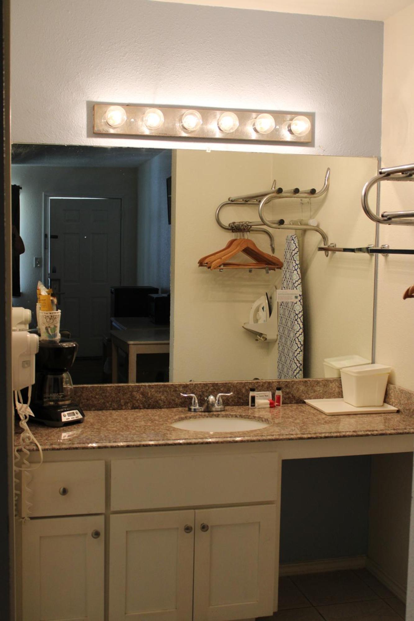 Donna Victoria Palms Inn And Suites מראה חיצוני תמונה